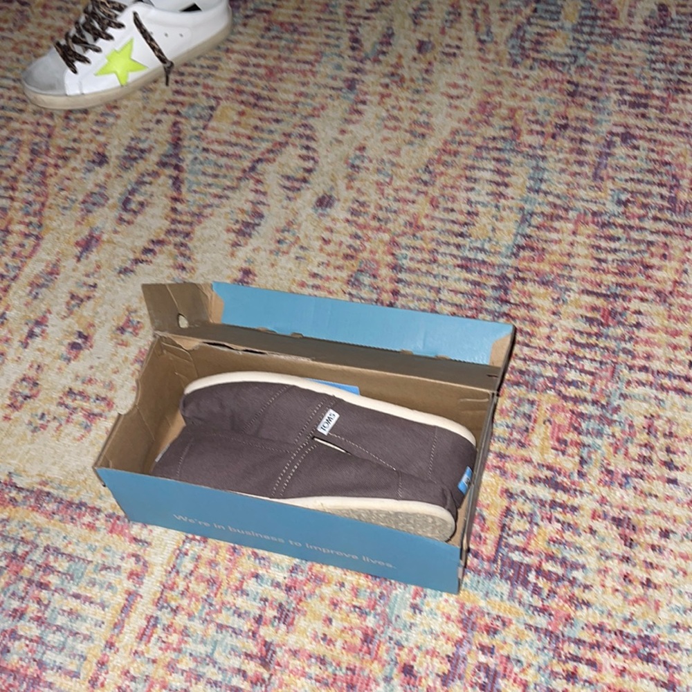 Toms size 7.5